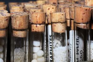 Mysterious white substances in poorly labelled vials! Let's eat them! Homeopathy!